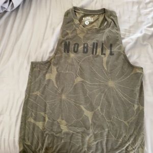 Med NoBull muscle tank.